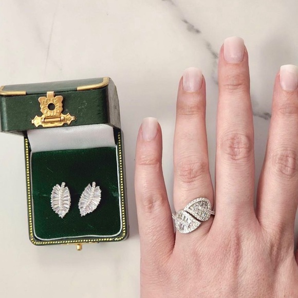 GOLD double leaf style earrings Anita Ko Style - Picture 2 of 5